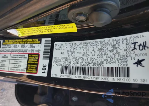 2011 Toyota Tacoma Base V6 z USA, uszkodzony, nr VIN 3TMLU4EN1BM077652